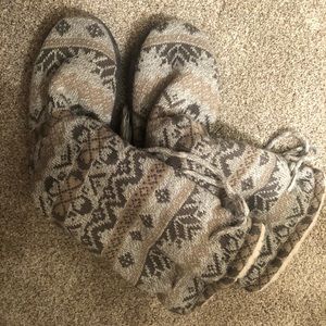 NEW Muk Luks Tall Slippers size 7-8